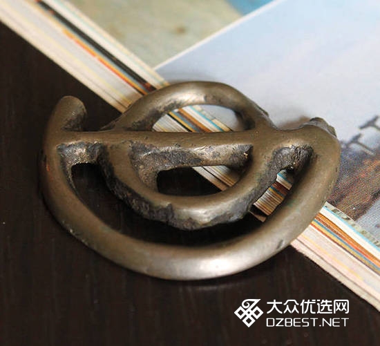 揭开藏区饰品的神秘面纱 华美艳丽的现代藏饰