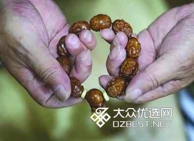 上海15平方米亭子间里雪藏近2万件珍品