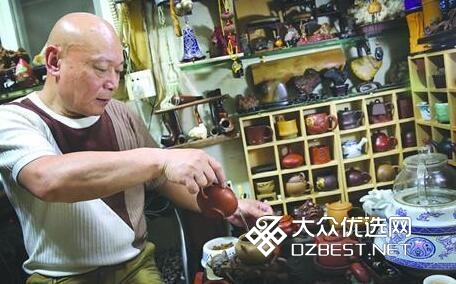 上海15平方米亭子间里雪藏近2万件珍品